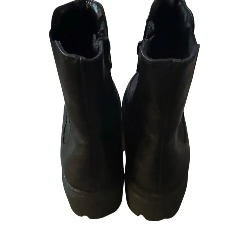 JOURNEE COLLECTION Faux Leather Quilted Ankle Boots Size 7 New with Tag MSRP $90